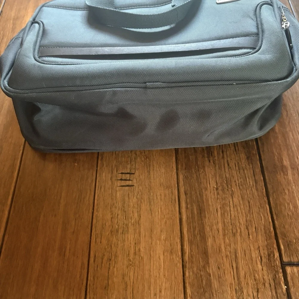 Ricardo Beverly Hills Navy Briefcase/Document Case Zip Detachable Strap